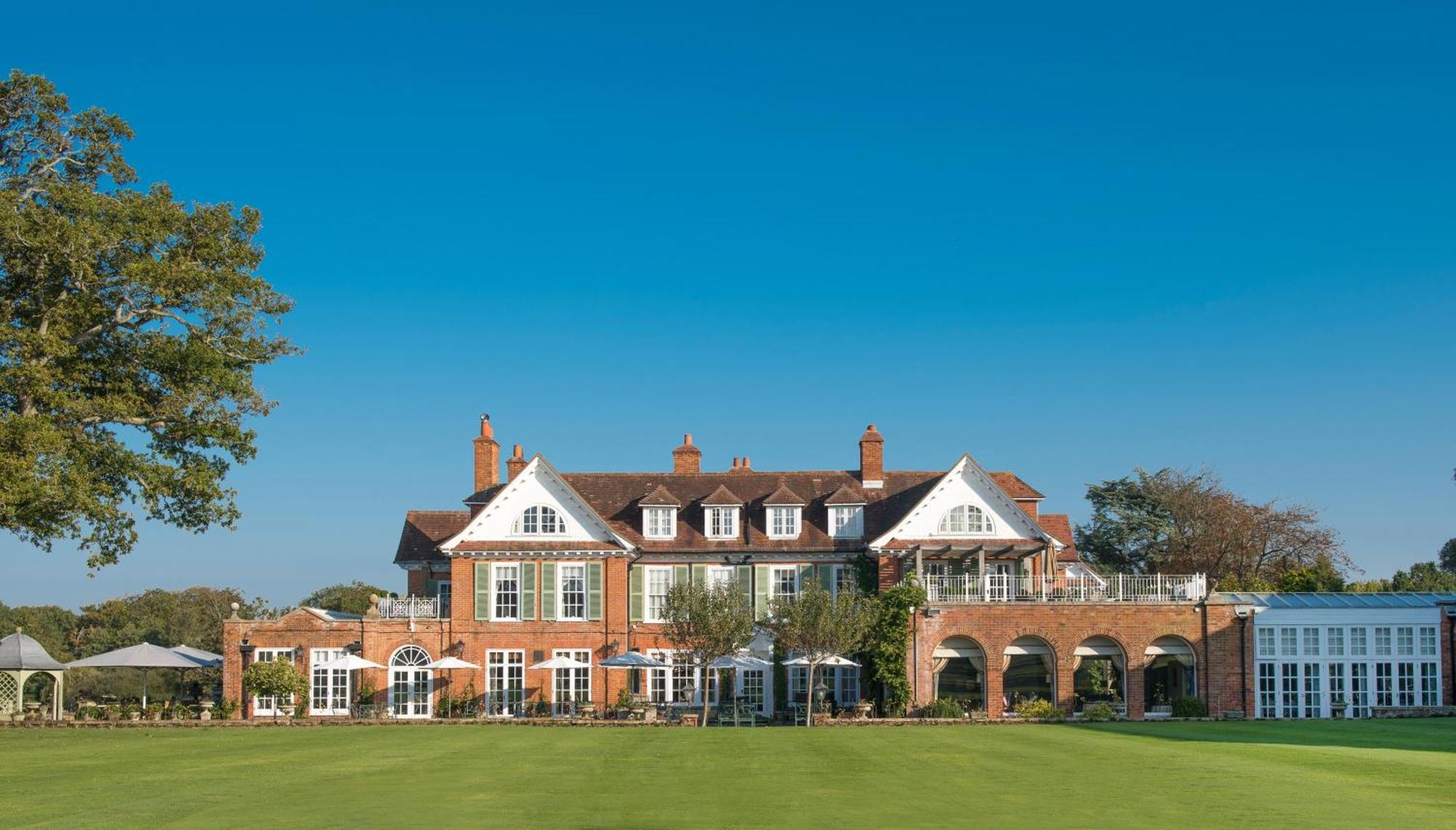 Chewton Glen Hotel - An Iconic Luxury Hotel نيو ميلتون المظهر الخارجي الصورة