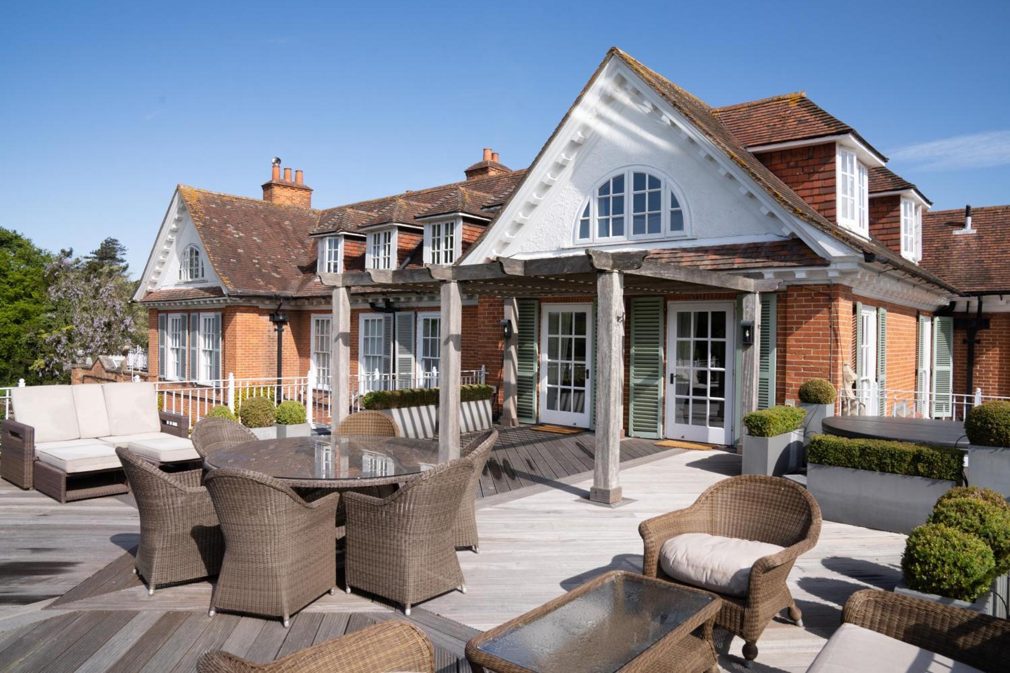 Chewton Glen Hotel - An Iconic Luxury Hotel نيو ميلتون المظهر الخارجي الصورة