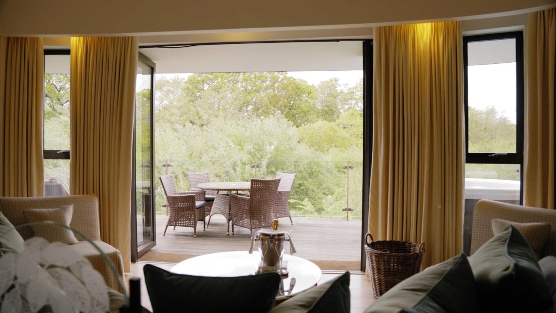 Chewton Glen Hotel - An Iconic Luxury Hotel نيو ميلتون المظهر الخارجي الصورة