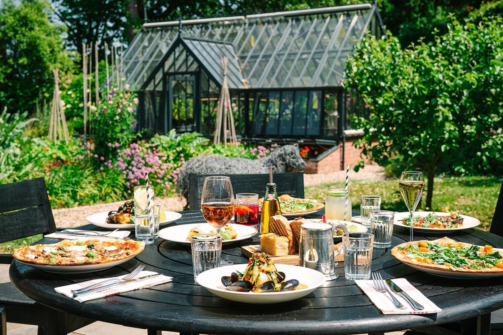 Chewton Glen Hotel - An Iconic Luxury Hotel نيو ميلتون المظهر الخارجي الصورة