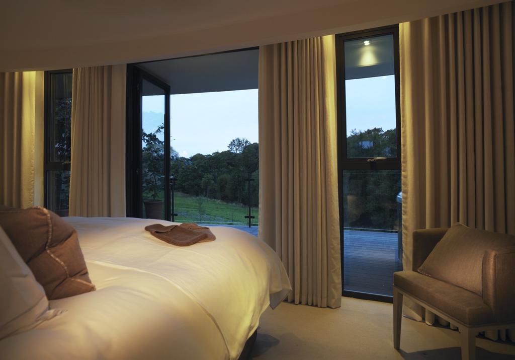 Chewton Glen Hotel - An Iconic Luxury Hotel نيو ميلتون المظهر الخارجي الصورة